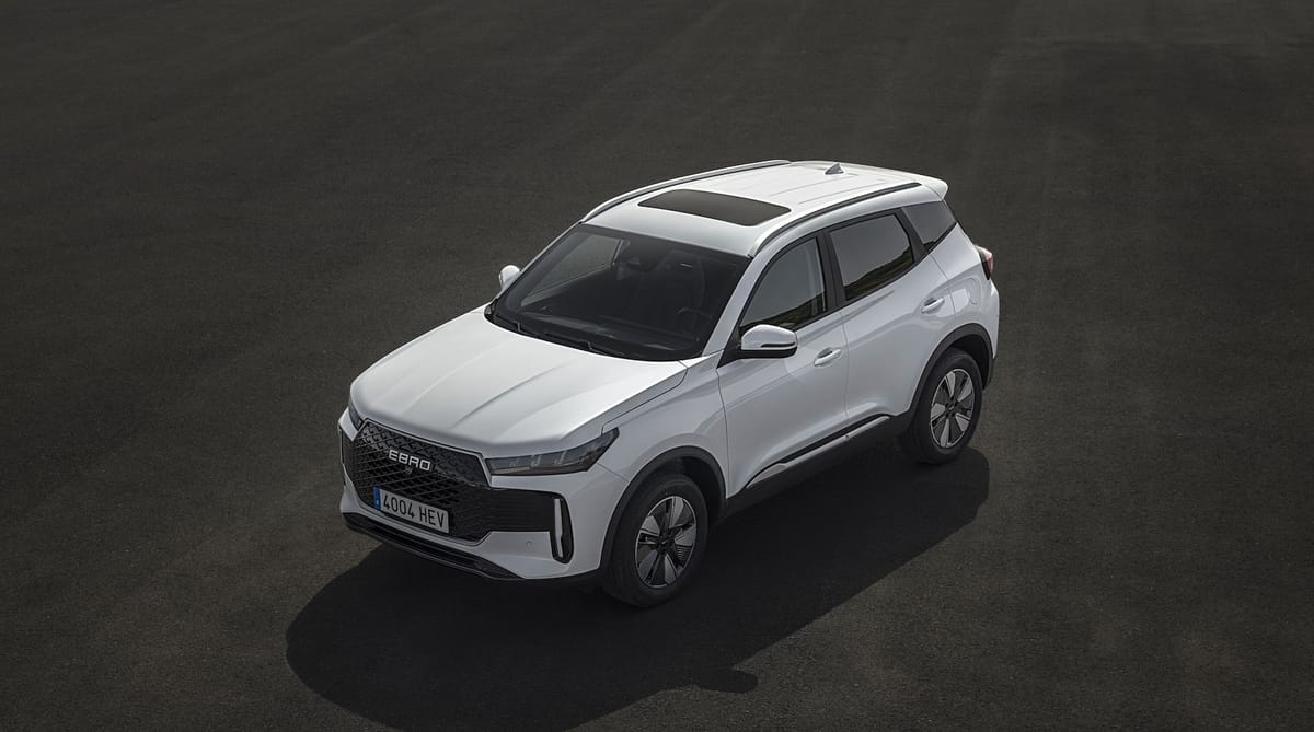 EBRO S400 por 149€ al mes, el SUV híbrido que no sabías que necesitabas