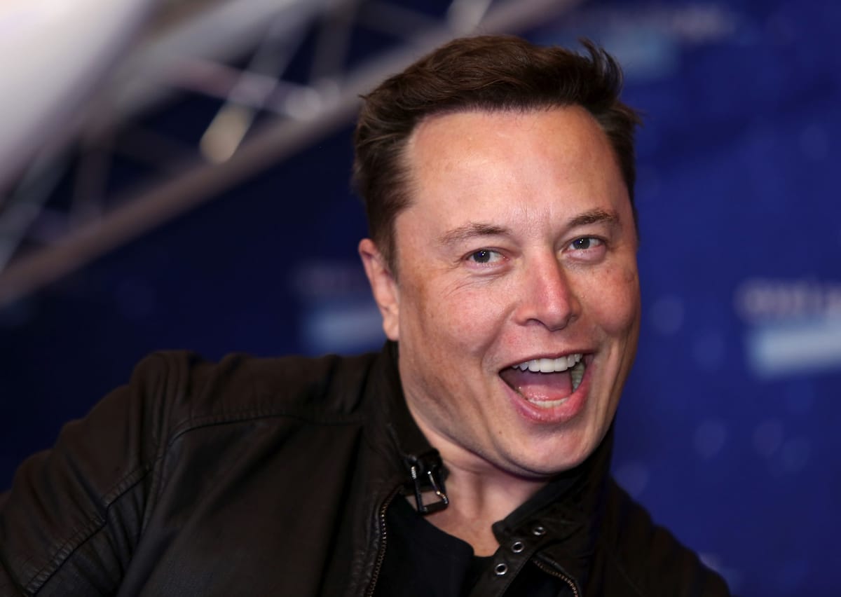 Le piden a Elon Musk que se aplique su propio cuento: ¡A currar!
