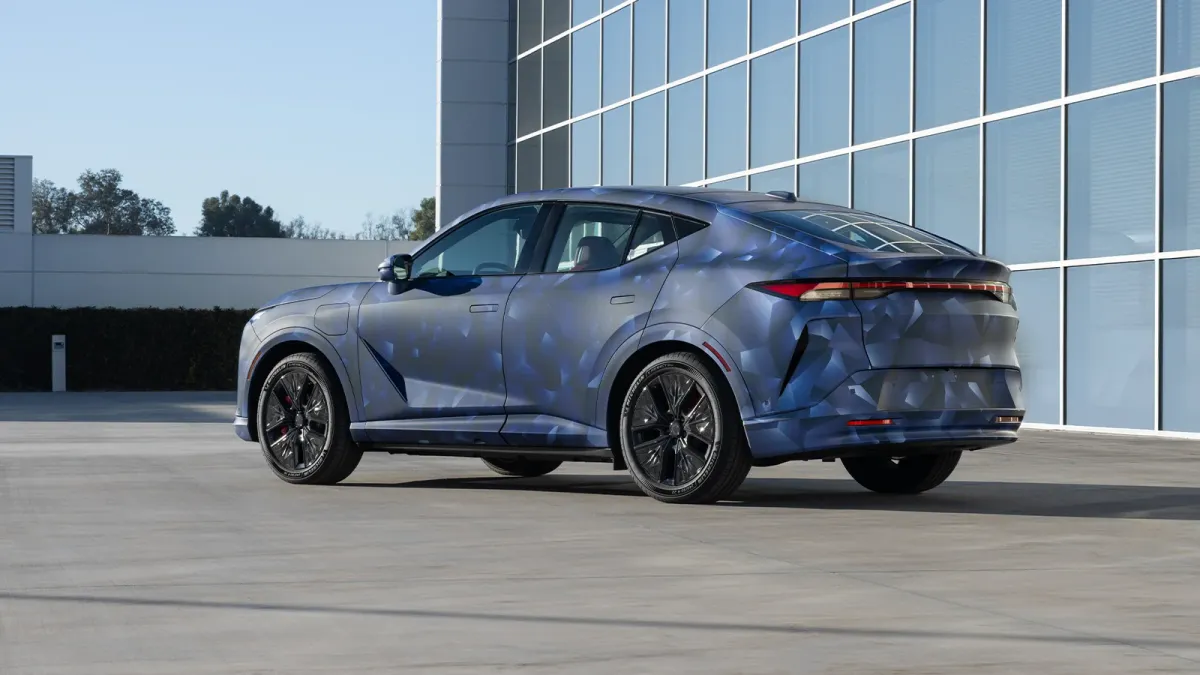 El retorno gamberro del Acura RSX deja al Tesla Model Y temblando