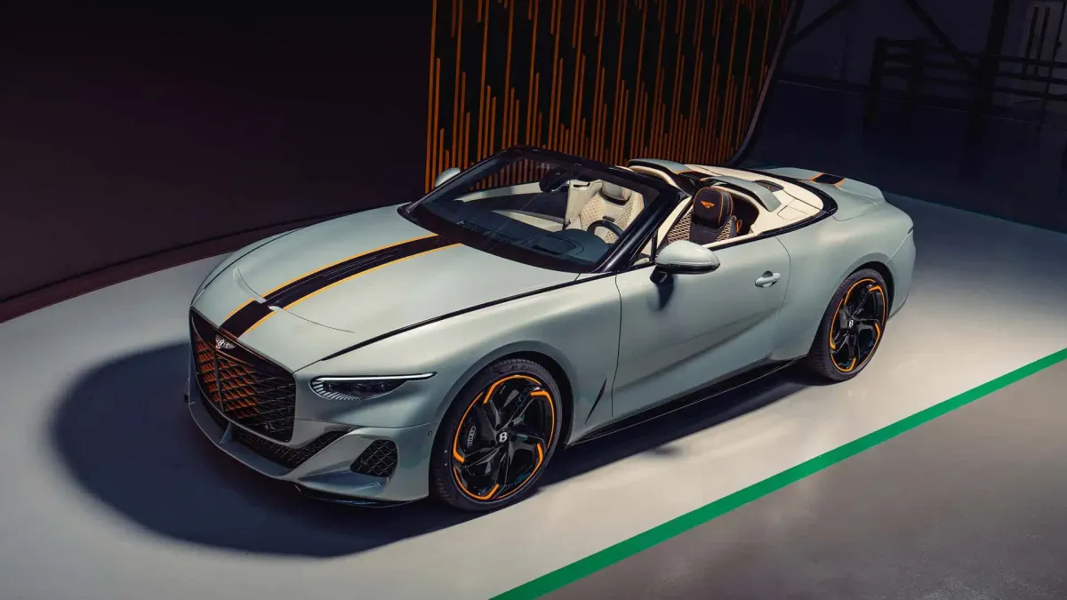 Bentley Batur Convertible One Plus One, el adiós al cabrio más bestia del Reino Unido
