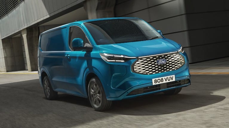 Ford revoluciona el mercado: furgonetas eléctricas con doble motor y tracción total para profesionales exigentes