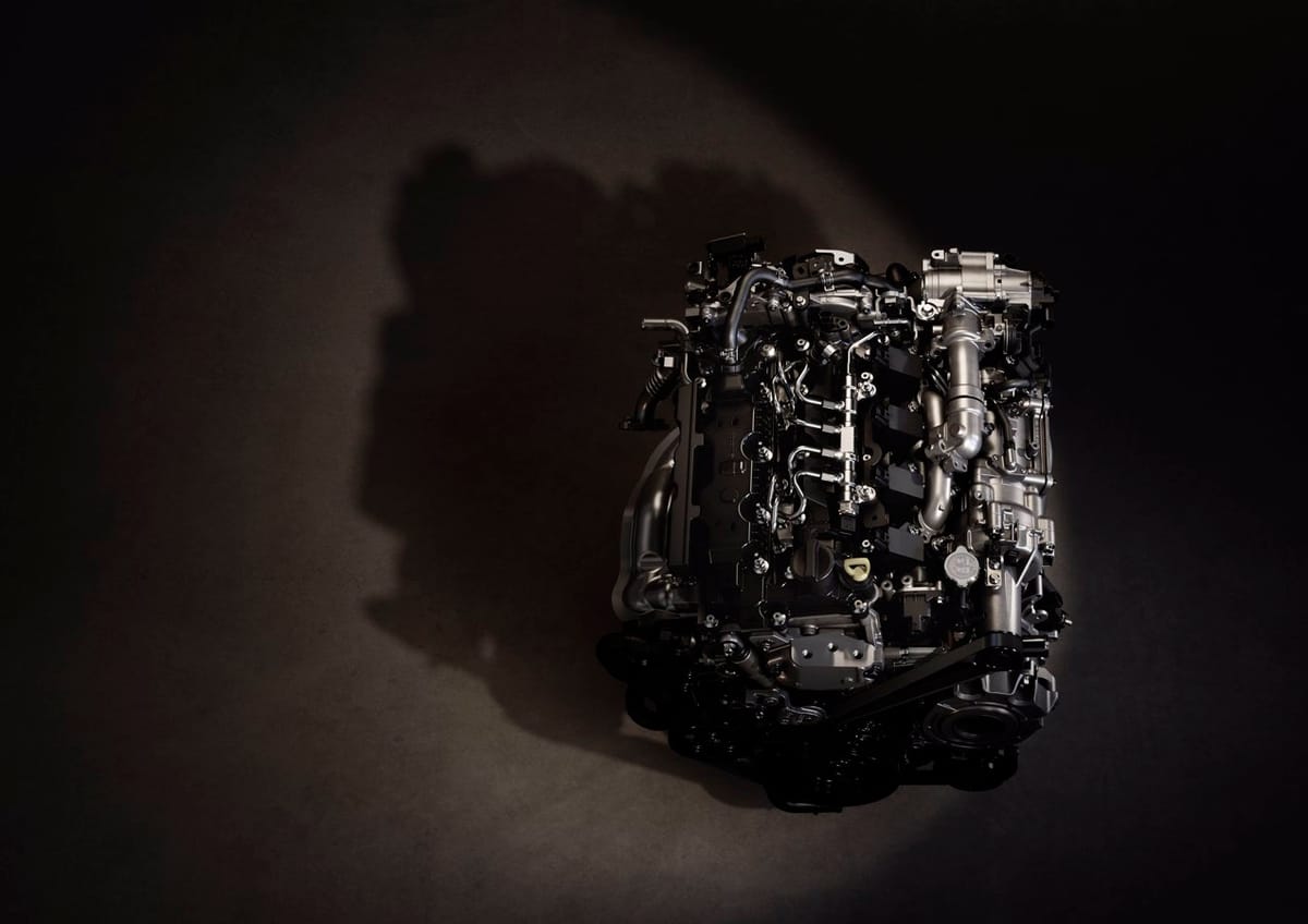 Mazda desafía a los eléctricos: el motor de gasolina que promete cero CO2 (y no es magia)
