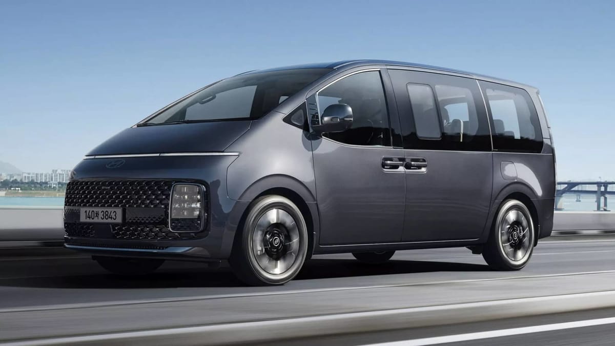 Prueba del monovolumen que parece una nave espacial: lo que nadie te cuenta del Hyundai Staria Hybrid