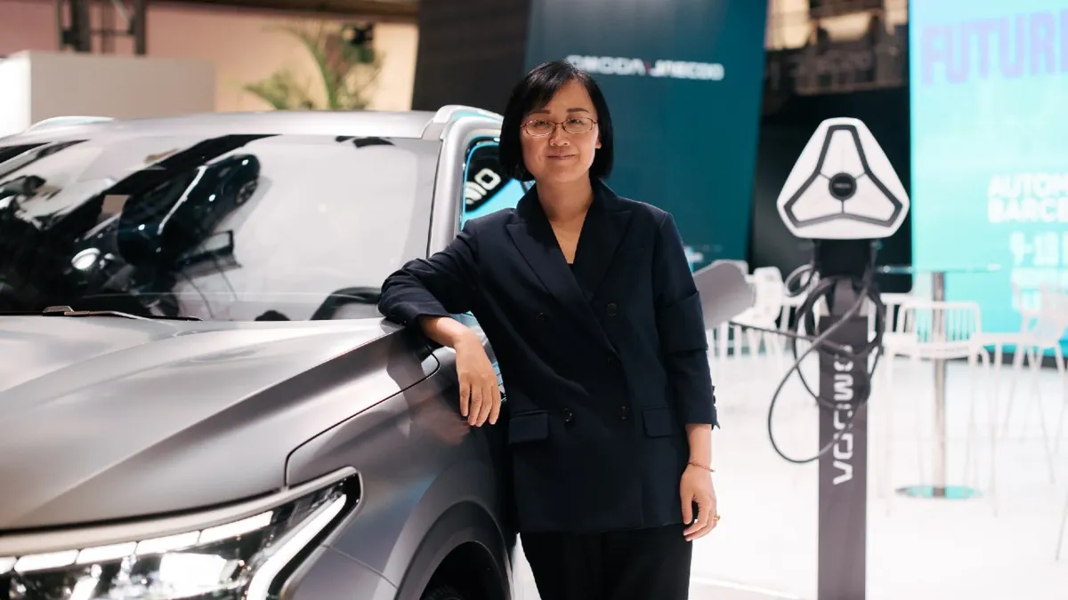 La CEO de OMODA & JAECOO va fuerte "fabricamos un coche en la mitad de tiempo que Europa y competimos en  calidad y precio"