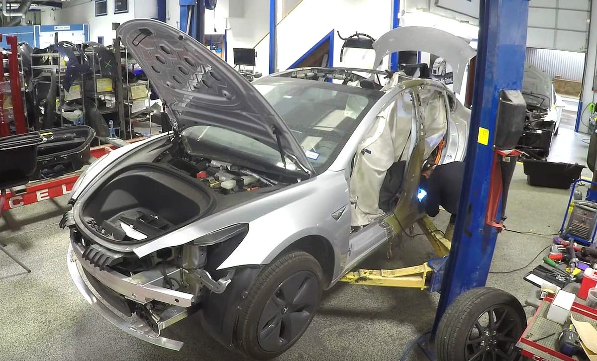 Xiaomi desmonta el Tesla Model Y, literalmente. Así se inspiran los gigantes chinos