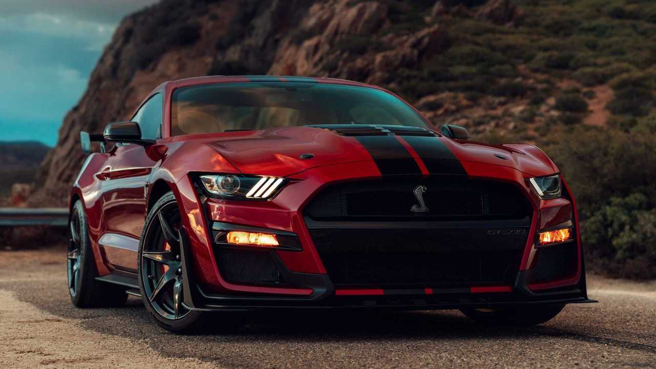 ¿Un Mustang eléctrico en el horizonte? Ford lo descarta y la gasolina sigue rugiendo