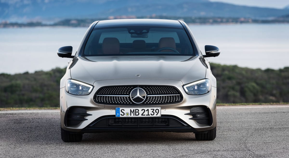 ¿Por qué Mercedes se queda solo en la carrera europea por las emisiones y qué significa esto realmente?
