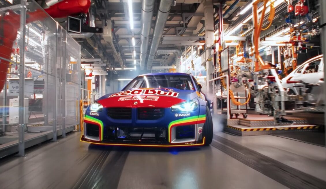BMW M2 de 1.100 CV driftea en la fábrica de Múnich y deja una lección de control extremo