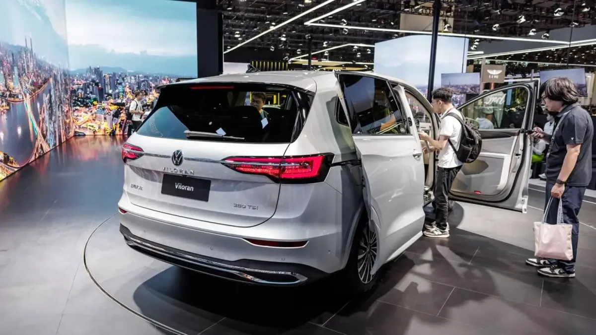 MEB+ de Volkswagen con acento español, del tropiezo al plan urbano que estrenan ID. Polo y CUPRA Raval