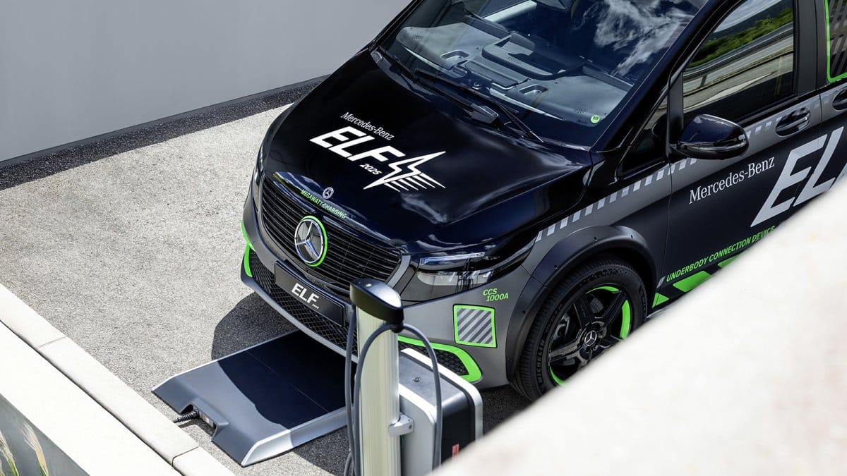Mercedes ELF adelanta la recarga del futuro con megavatios, carga sin cables y el coche como batería