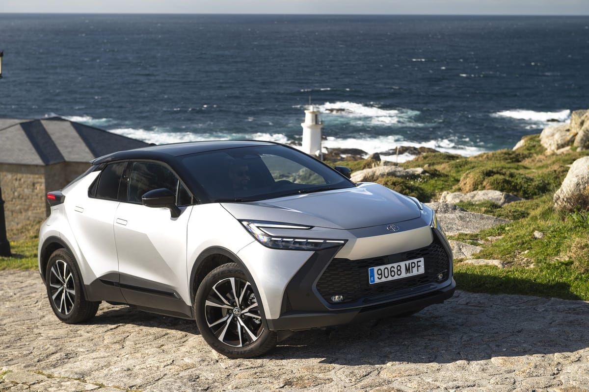 Toyota C-HR Plug-in vs BYD Seal U DM-i y MG HS PHEV: análisis de ventas, precio y por qué uno les planta cara