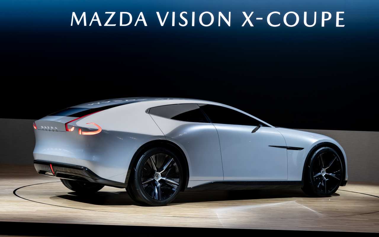 Mazda resucita el rotativo con truco PHEV, 160 km eléctricos y 510 CV en el Vision X Coupé