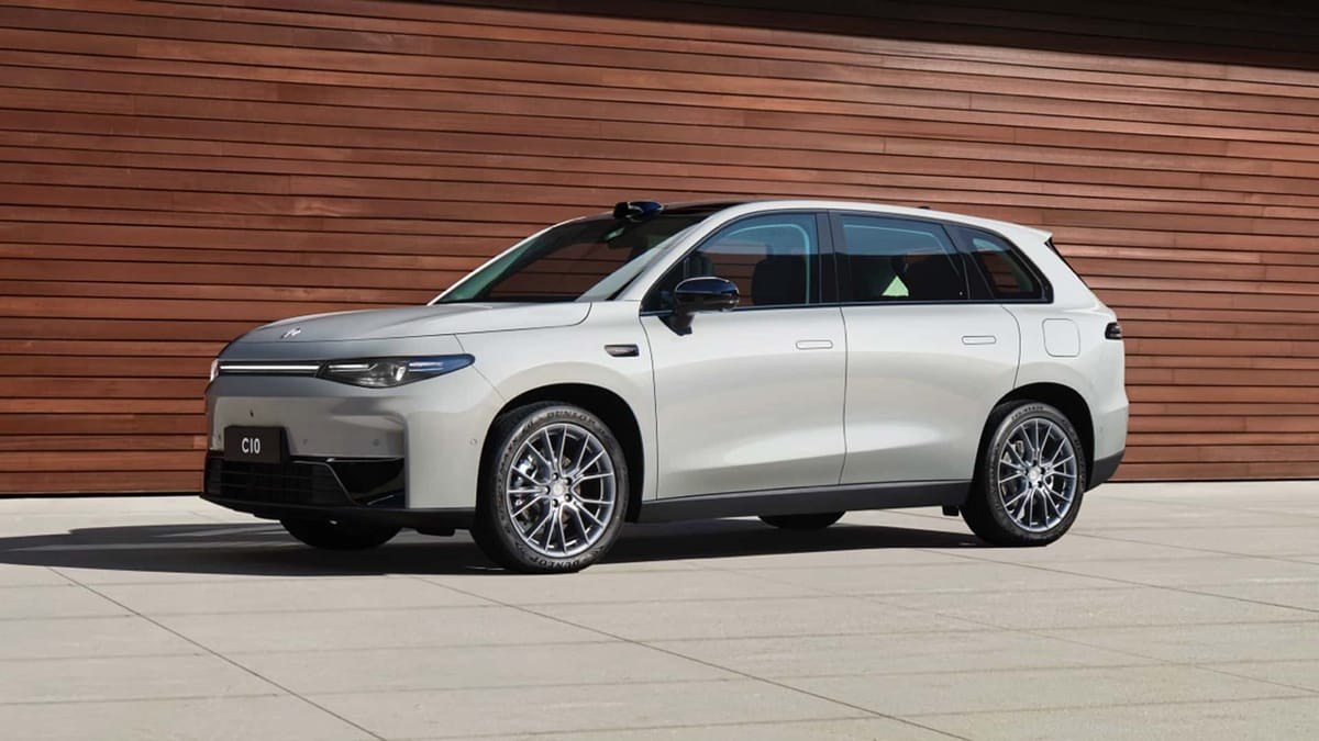 Opel podría poner su logo a un SUV chino y fabricarlo en España en 2026