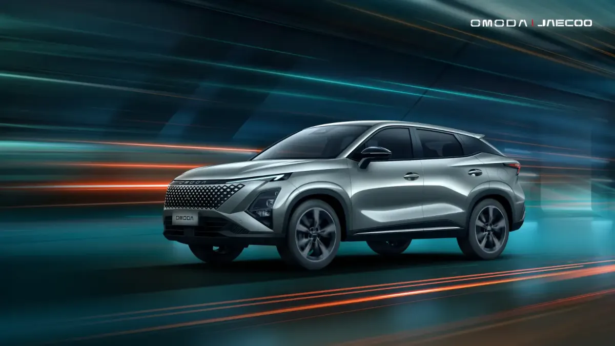 Omoda 5 híbrido ECO hecho en España con 224 CV y 5,3 l cada 100 km, rival directo del Toyota CHR