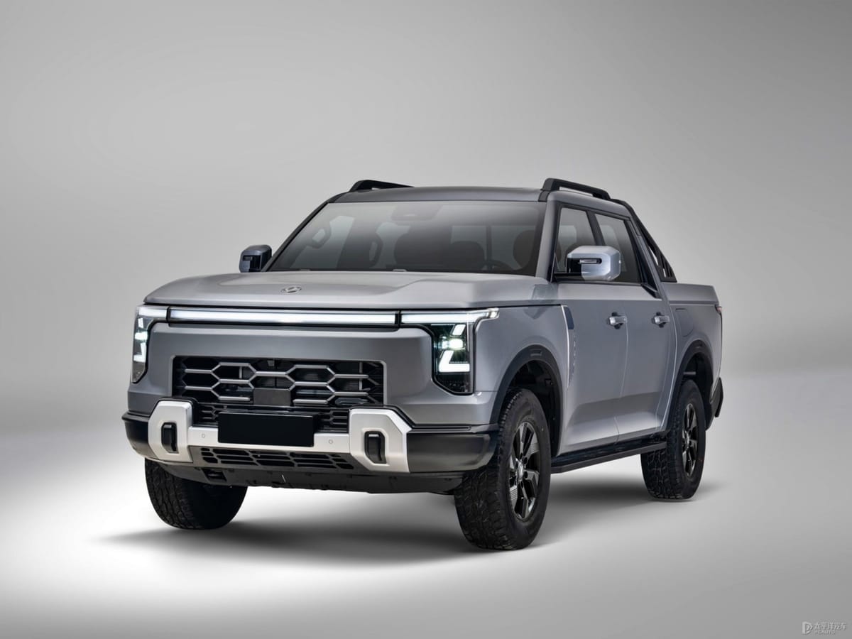 El primer Santana que vuelve es un pick up PHEV con sello Nissan y acento de Linares