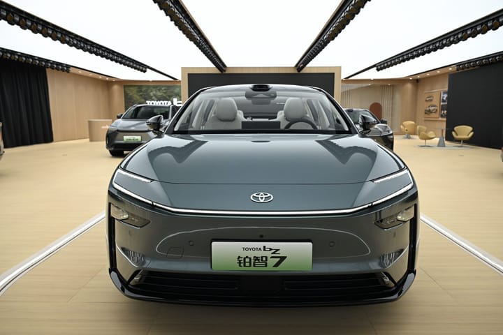 Toyota bZ7 lanza la berlina eléctrica que quiere reinar en China y solo allí