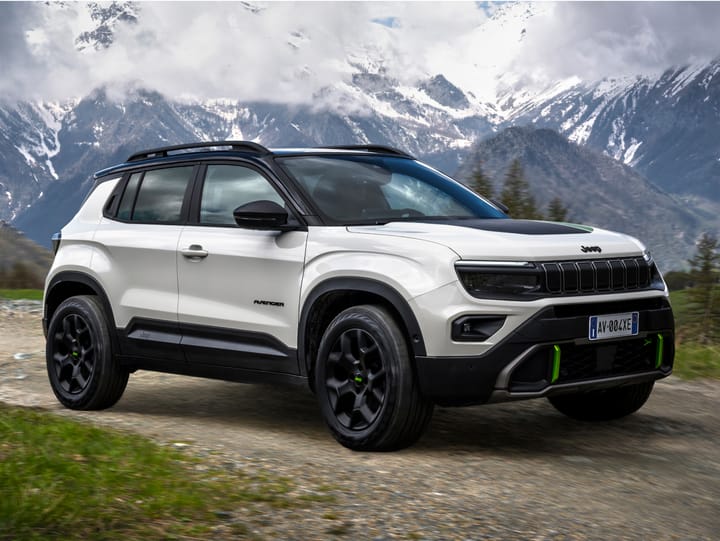 Jeep Avenger 2025 tirando por los suelos el precio de gama top e-Hybrid
