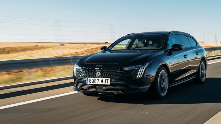 Peugeot 508: De berlina promesa a cadáver SUV, servido en bandeja