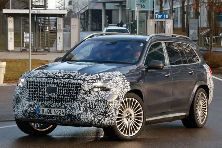 Mercedes-Maybach GLS 2026, V8 de 4.0 litros y doble turbo.
