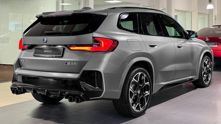 BMW X1 2025 sube el nivel, y el maletero también