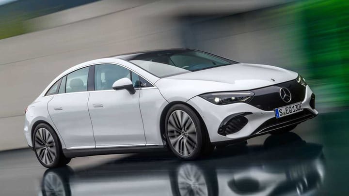 ¿Por qué Mercedes-Benz dice adiós al EQE? Lo que esconde el fin de su berlina y SUV eléctrico