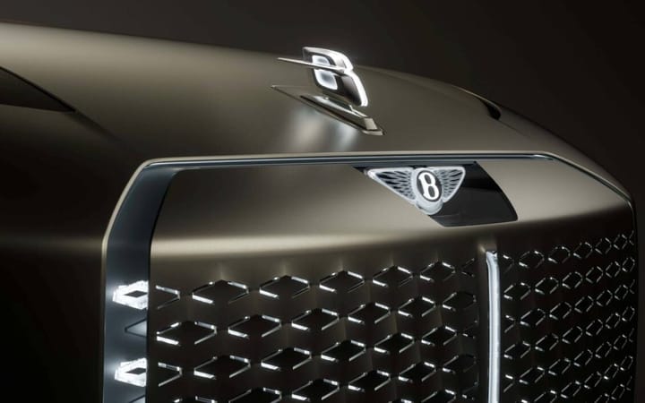 Bentley retrocede en la electrificación: ¿Un respiro a los motores de gasolina o un simple capricho de lujo?