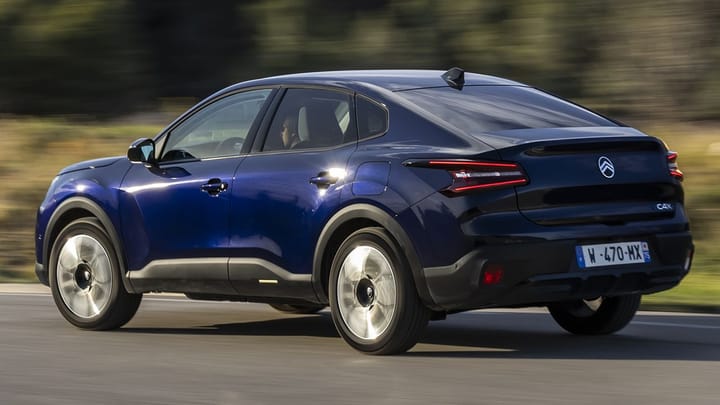 ¿Híbrido o eléctrico por el mismo precio? El Citroën C4 X desmonta los mitos (y es Made in Spain)