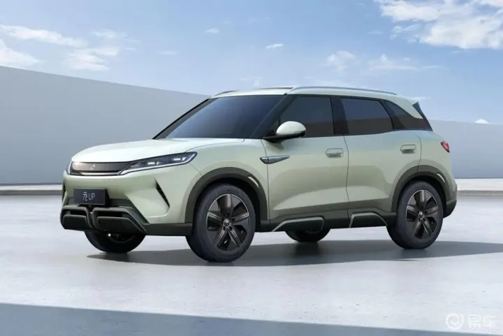 ¿Un eléctrico automático, con 177 CV y equipamiento premium por 16.000 euros? El BYD Atto 2 viene a romper mitos