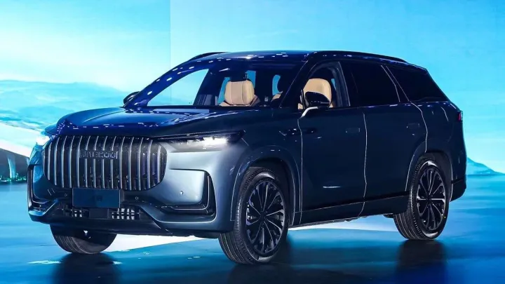 Jaecoo 8 con 145 km eléctricos y 597 CV para inquietar a BYD y agitar el segmento D