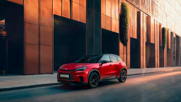 Lexus LBX Vibrant Edition: lujo de tope, precio intermedio y fecha de caducidad