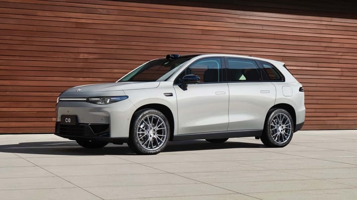 Opel podría poner su logo a un SUV chino y fabricarlo en España en 2026