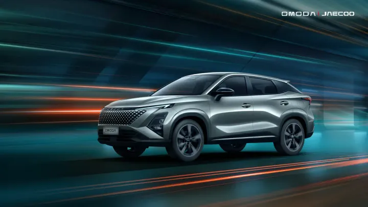 Omoda 5 híbrido ECO hecho en España con 224 CV y 5,3 l cada 100 km, rival directo del Toyota CHR