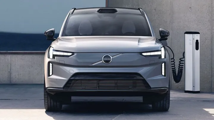 ¿Híbrido enchufable o eléctrico puro? Volvo sorprende con un millón de PHEV en carretera y cambia el guion